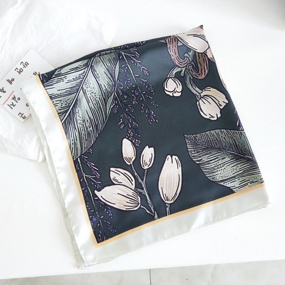 💕Last one Floral Silk Scarf Green Leaf - Picture 10 of 13